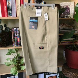 NWT Dickies Relaxed fit Work Shorts in Mens 40